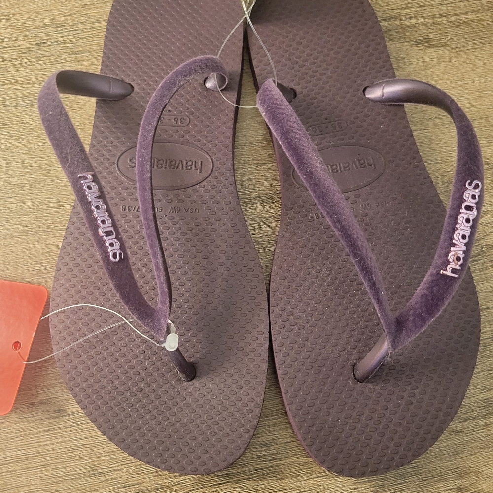 BRAND NEW Havaianas flip flops